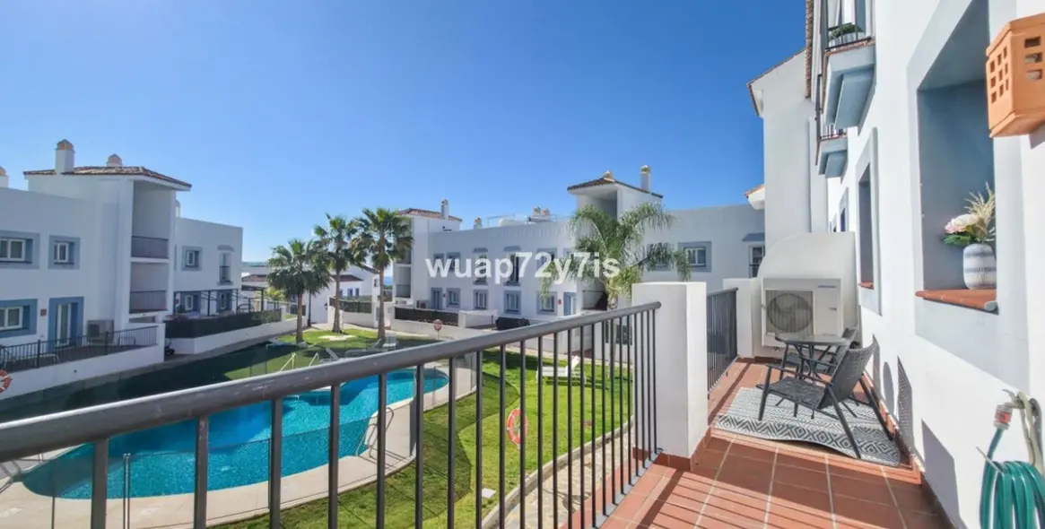 Venta de apartamento en planta media en Benahavís 13