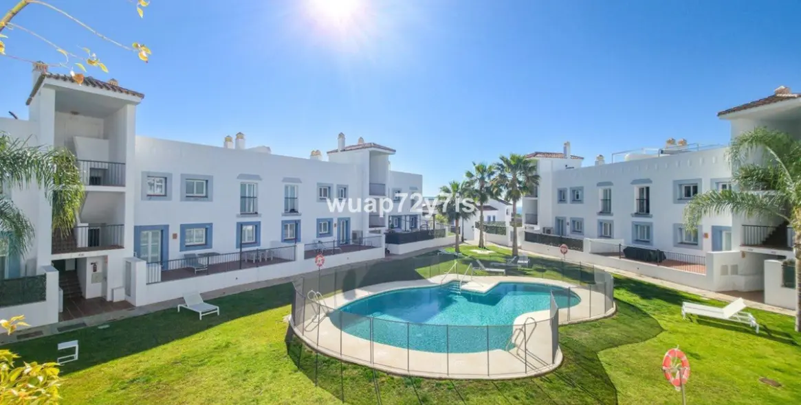 Venta de apartamento en planta media en Benahavís 14