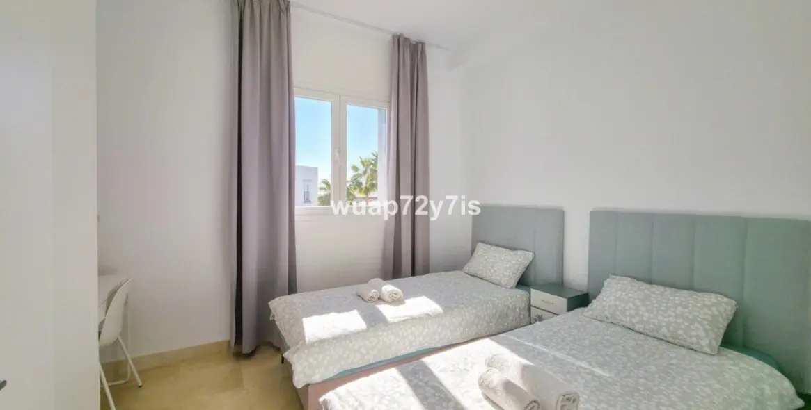 Venta de apartamento en planta media en Benahavís 15