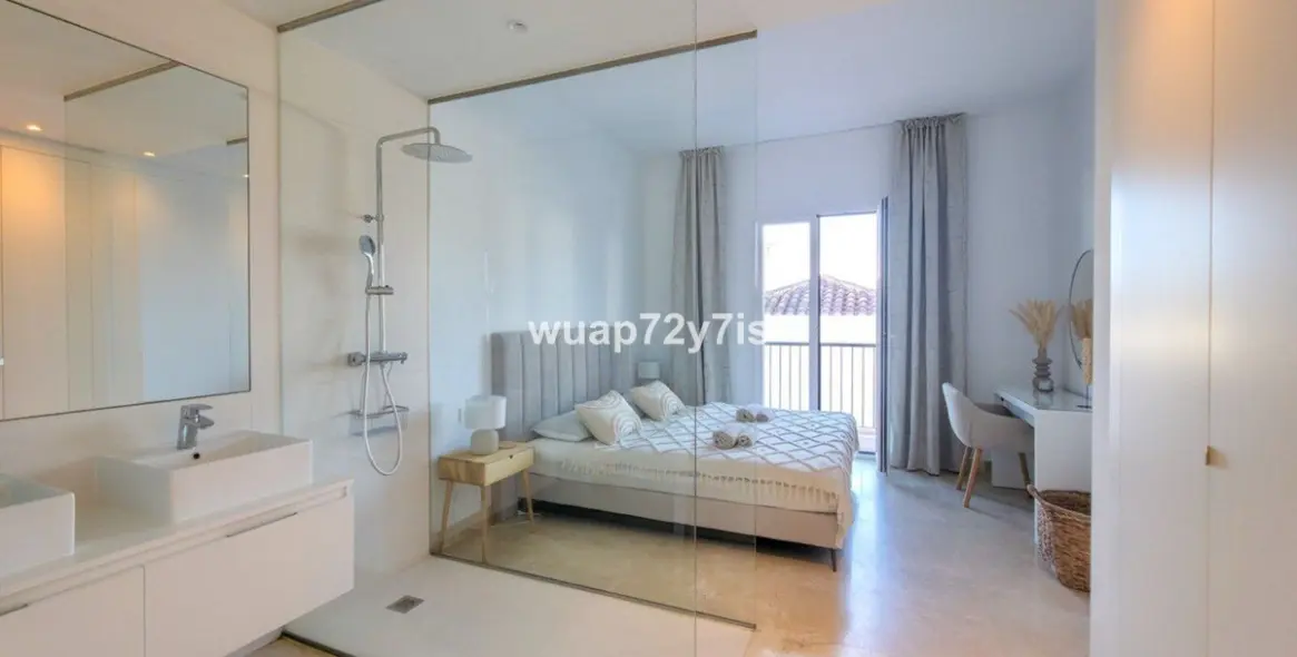 Venta de apartamento en planta media en Benahavís 17