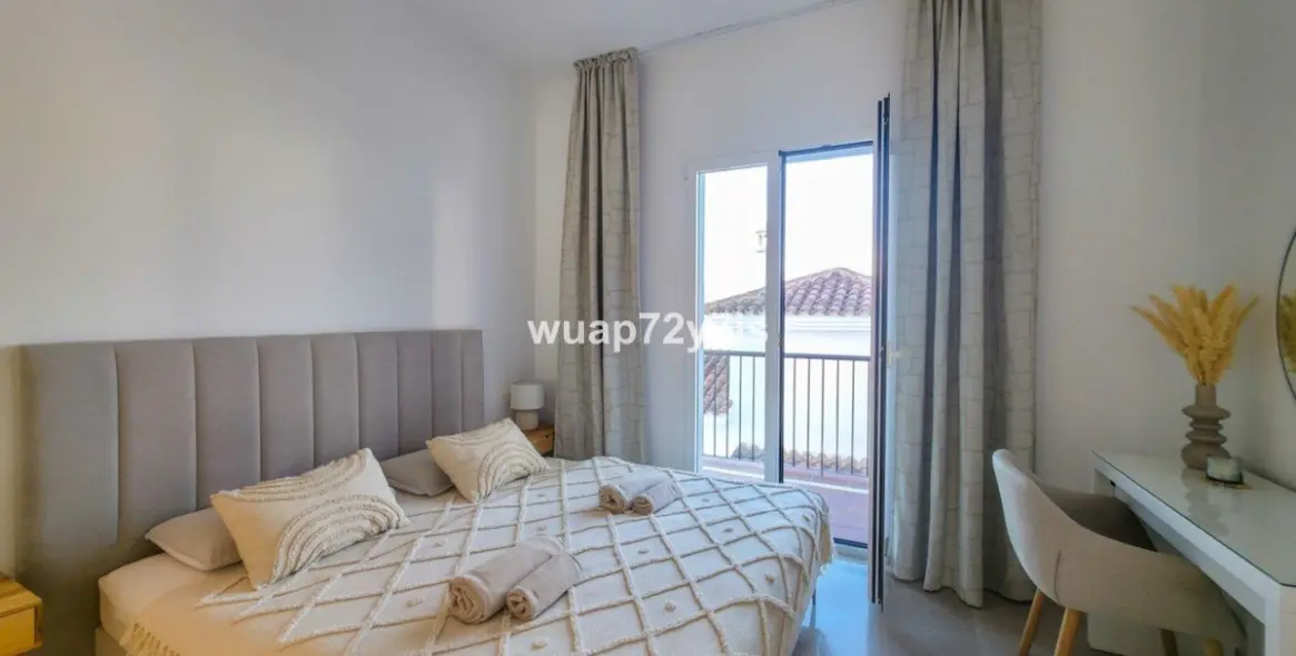 Venta de apartamento en planta media en Benahavís 18