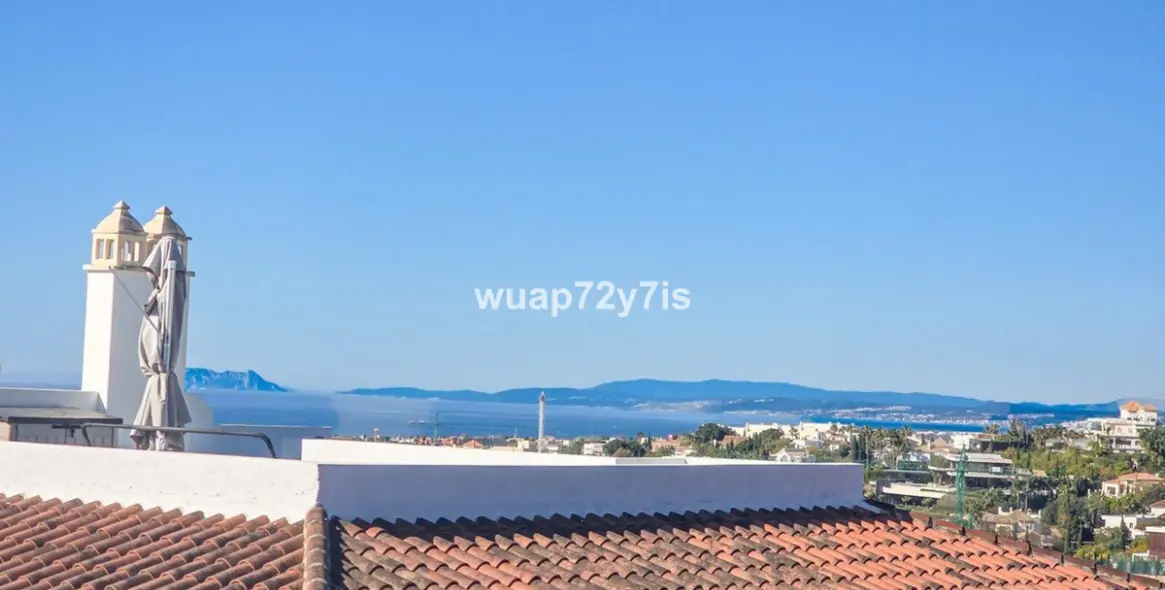 Venta de apartamento en planta media en Benahavís 19