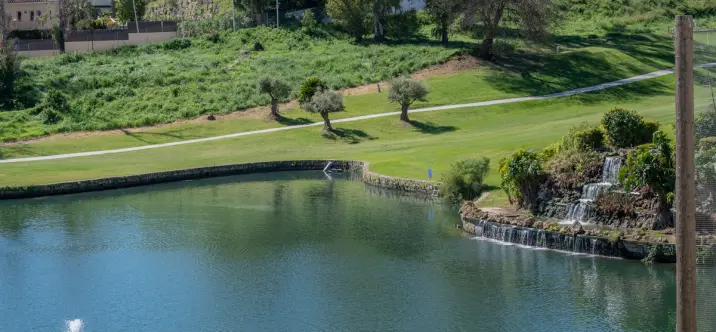 Venta de apartamento en planta media en San Pedro de Alcántara 2