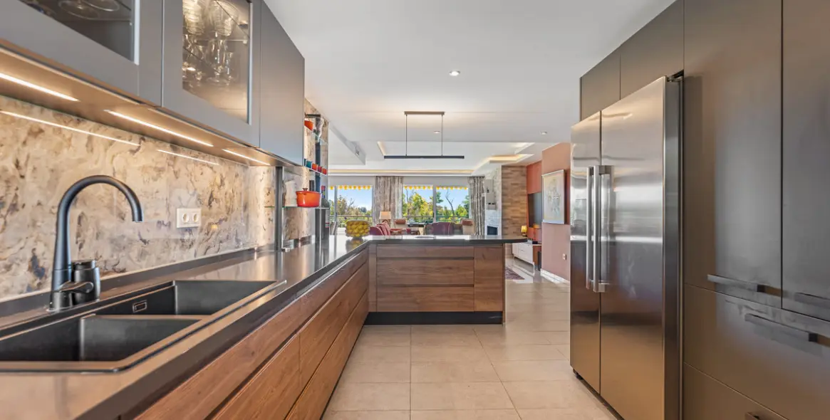 Venta de apartamento en planta media en San Pedro de Alcántara 8