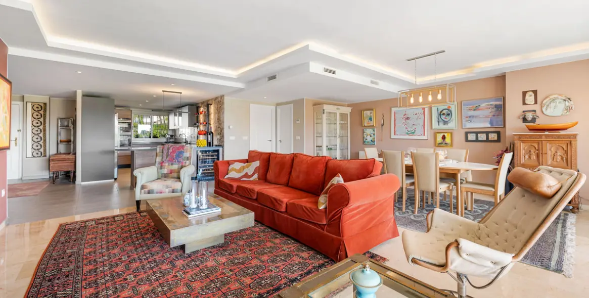 Venta de apartamento en planta media en San Pedro de Alcántara 11