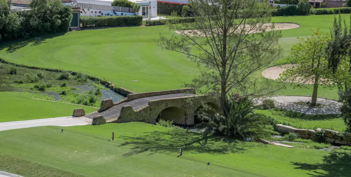 Venta de apartamento en planta media en San Pedro de Alcántara 18