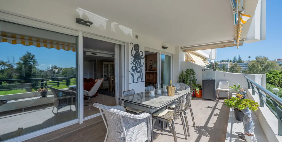 Venta de apartamento en planta media en San Pedro de Alcántara 19