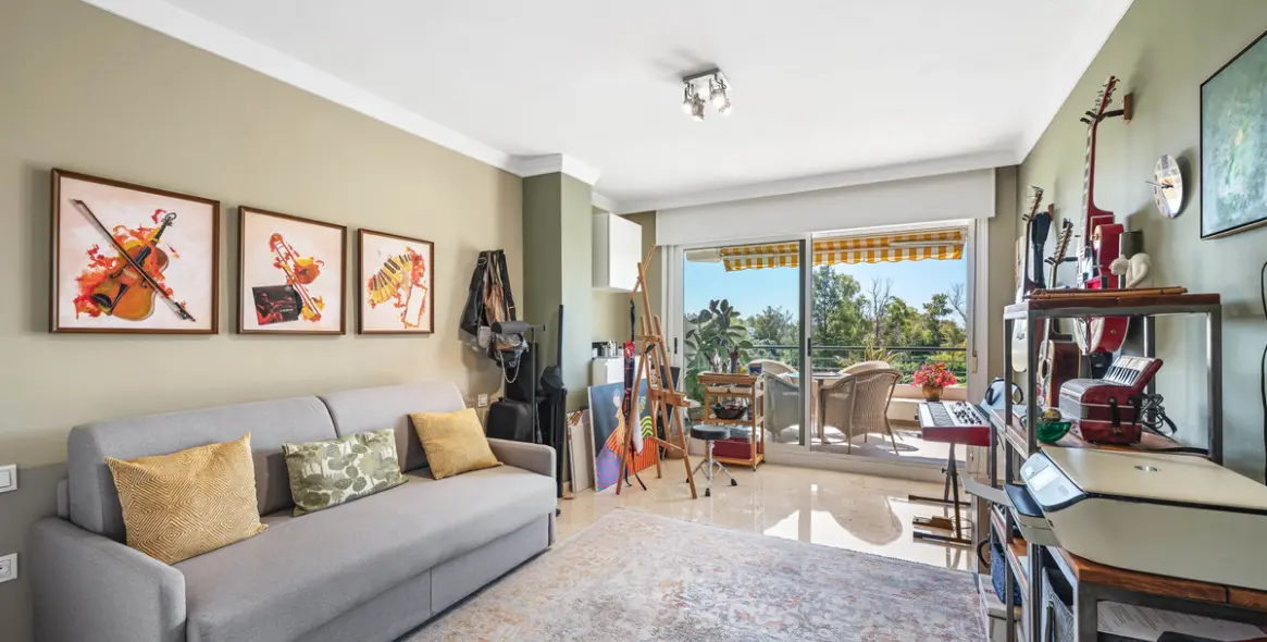 Venta de apartamento en planta media en San Pedro de Alcántara 24