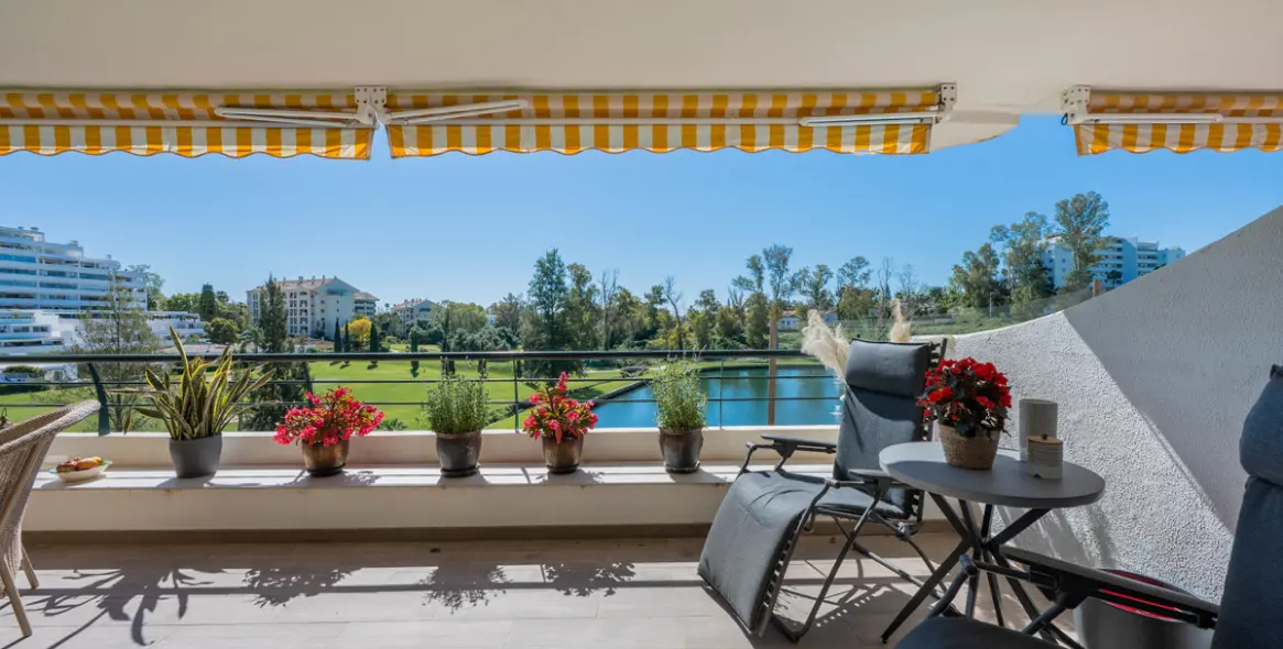 Venta de apartamento en planta media en San Pedro de Alcántara 29