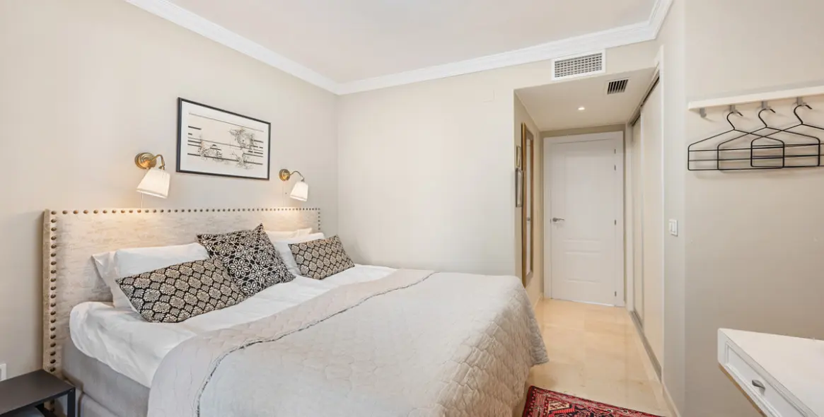 Venta de apartamento en planta media en San Pedro de Alcántara 34