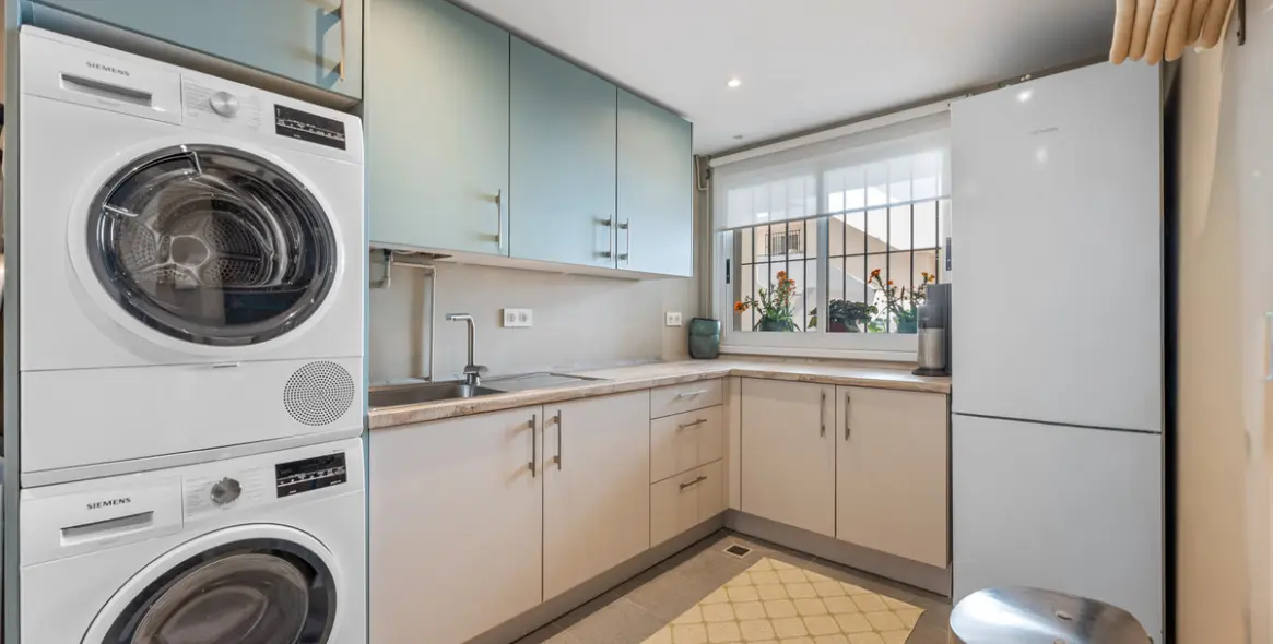 Venta de apartamento en planta media en San Pedro de Alcántara 37