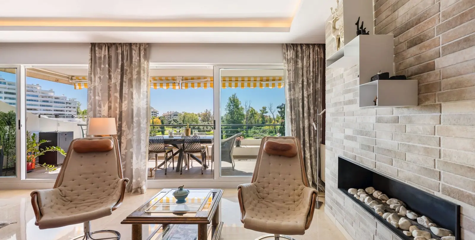 Sale of middle floor apartment in Guadalmina Alta 15