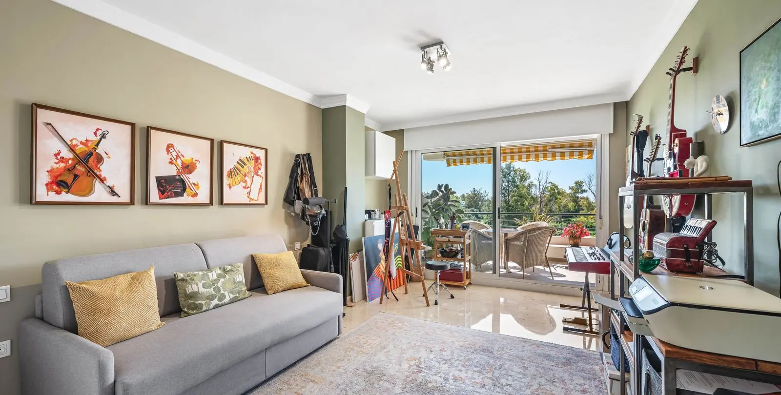 Sale of middle floor apartment in Guadalmina Alta 24