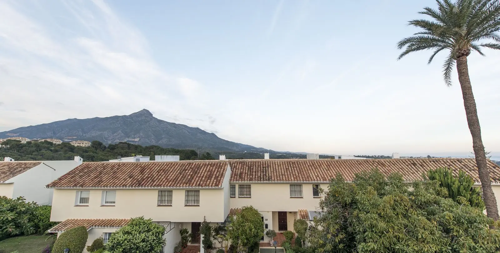 Продажа таунхауса в Nueva Andalucía 28
