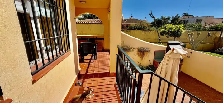 Venta de apartamento en planta media en Torremolinos 2