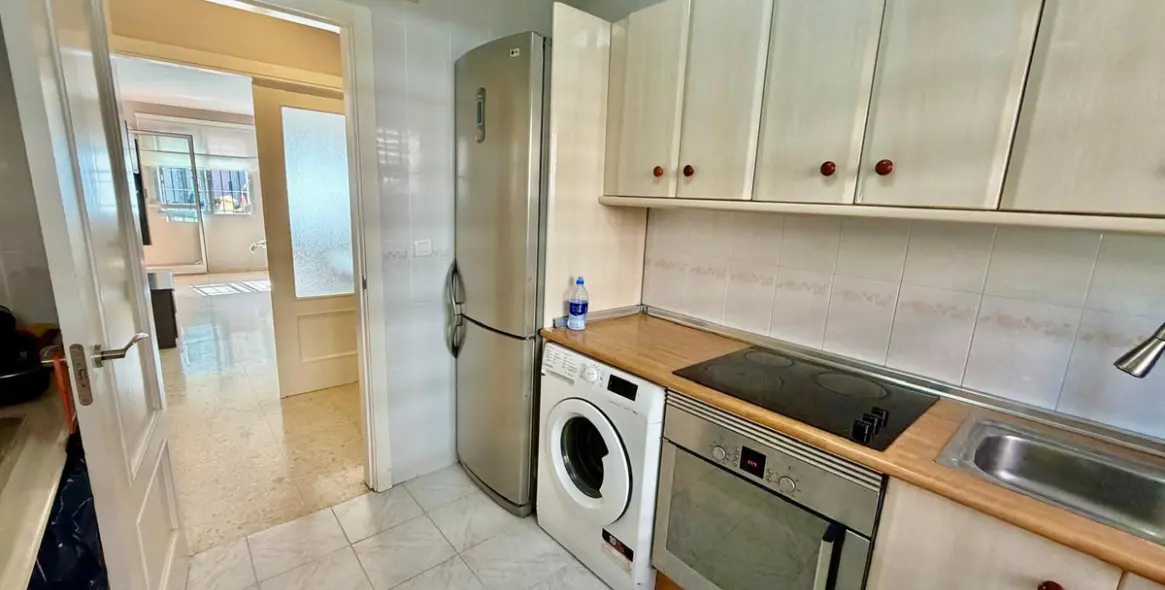 Venta de apartamento en planta media en Torremolinos 13