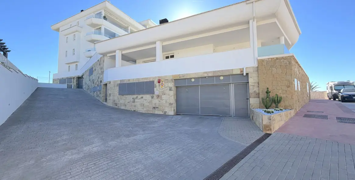 Venta de apartamento en planta media en Torreblanca 2