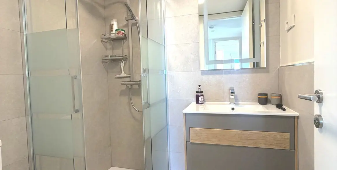 Venta de apartamento en planta media en Torreblanca 28