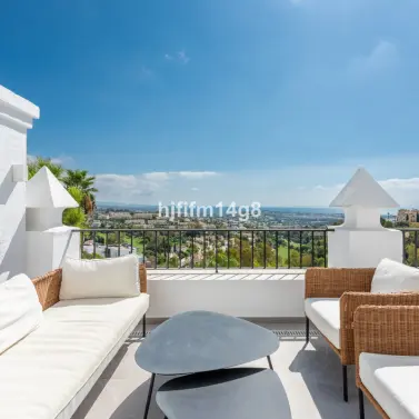 Venta de ático dúplex en Benahavís