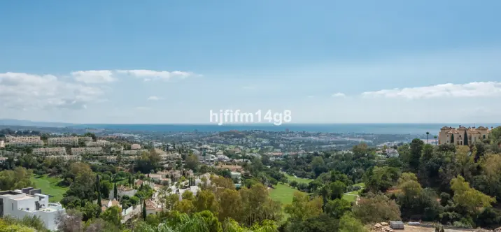 Venta de ático dúplex en Benahavís 1