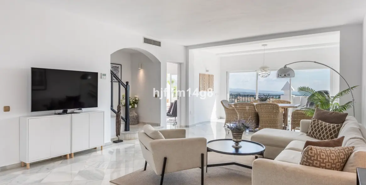 Venta de ático dúplex en Benahavís 5