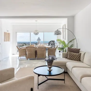 Venta de ático dúplex en Benahavís