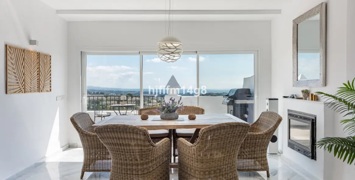 Venta de ático dúplex en Benahavís 7