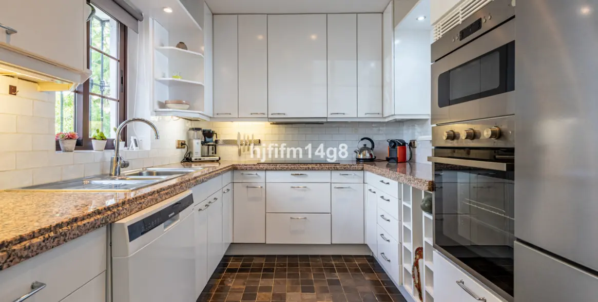 Venta de ático dúplex en Benahavís 8