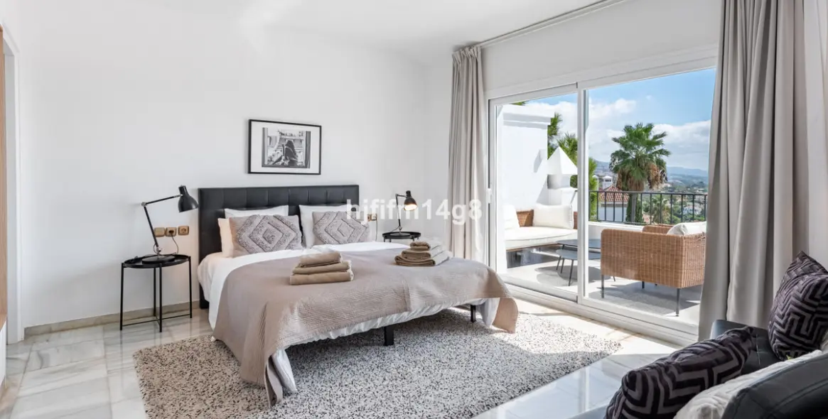 Venta de ático dúplex en Benahavís 9