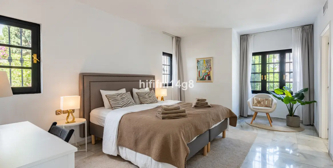 Venta de ático dúplex en Benahavís 13