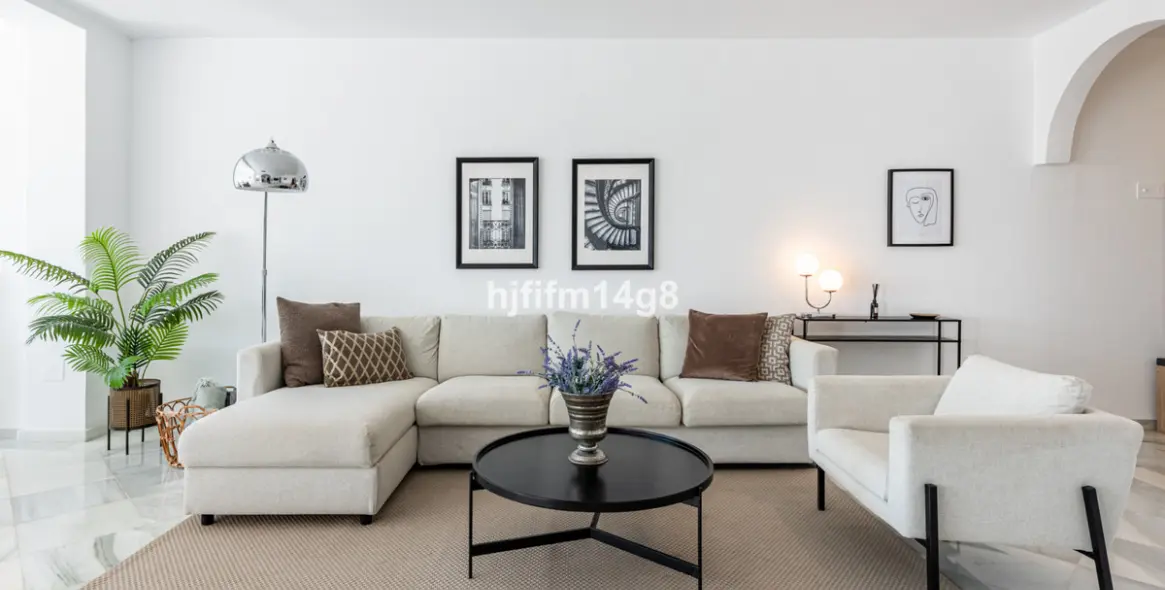 Venta de ático dúplex en Benahavís 20