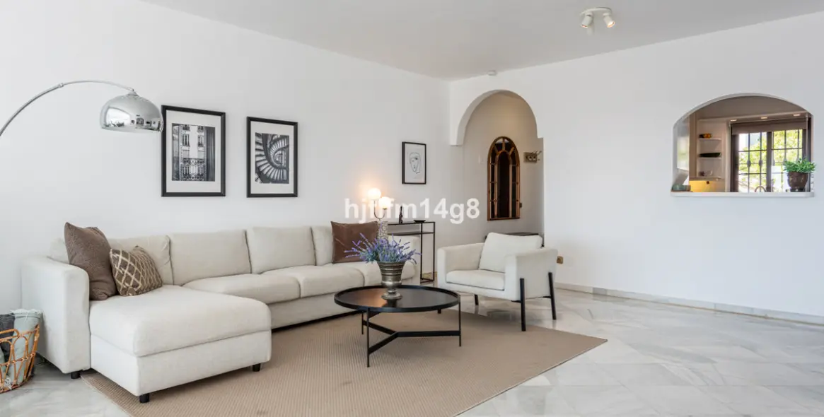 Venta de ático dúplex en Benahavís 21