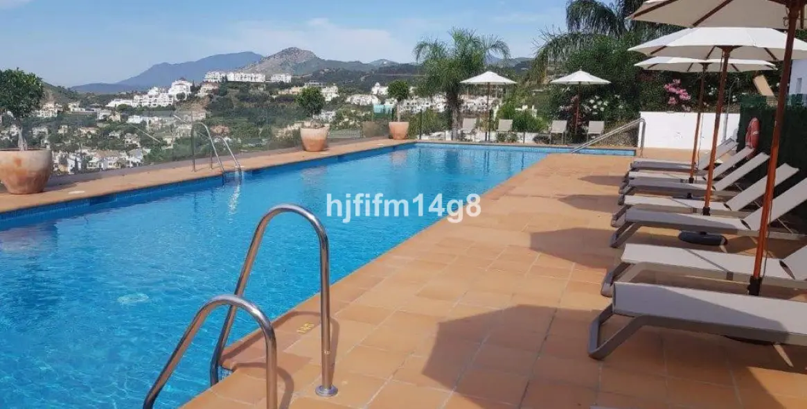 Venta de ático dúplex en Benahavís 29