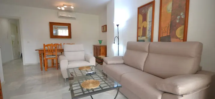 Sale of ground floor apartment in Calahonda 2