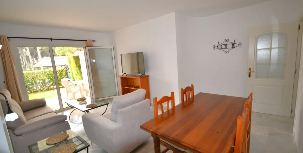 Sale of ground floor apartment in Calahonda 13