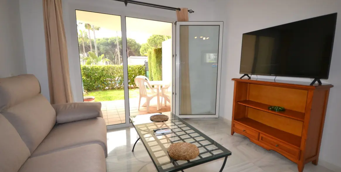 Sale of ground floor apartment in Calahonda 14