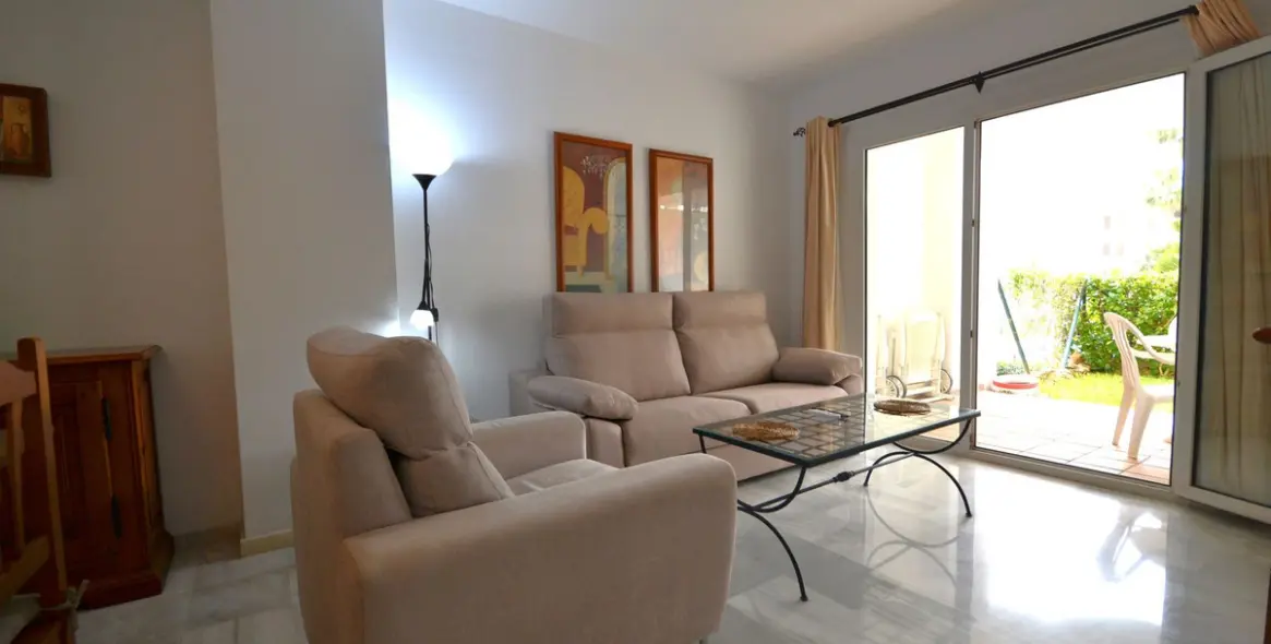 Sale of ground floor apartment in Calahonda 16