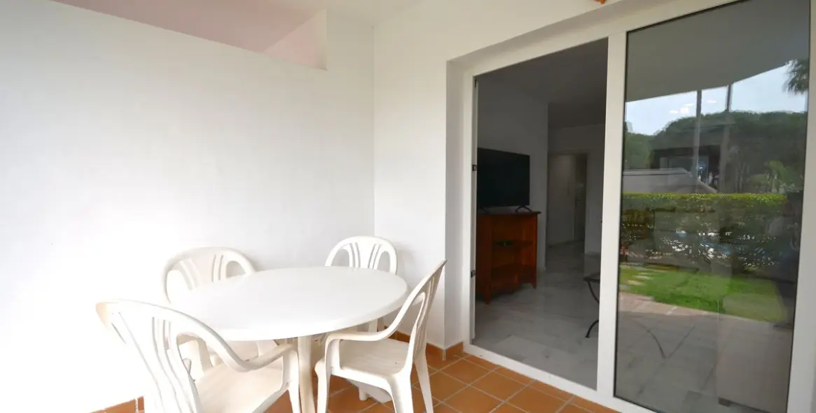 Sale of ground floor apartment in Calahonda 27