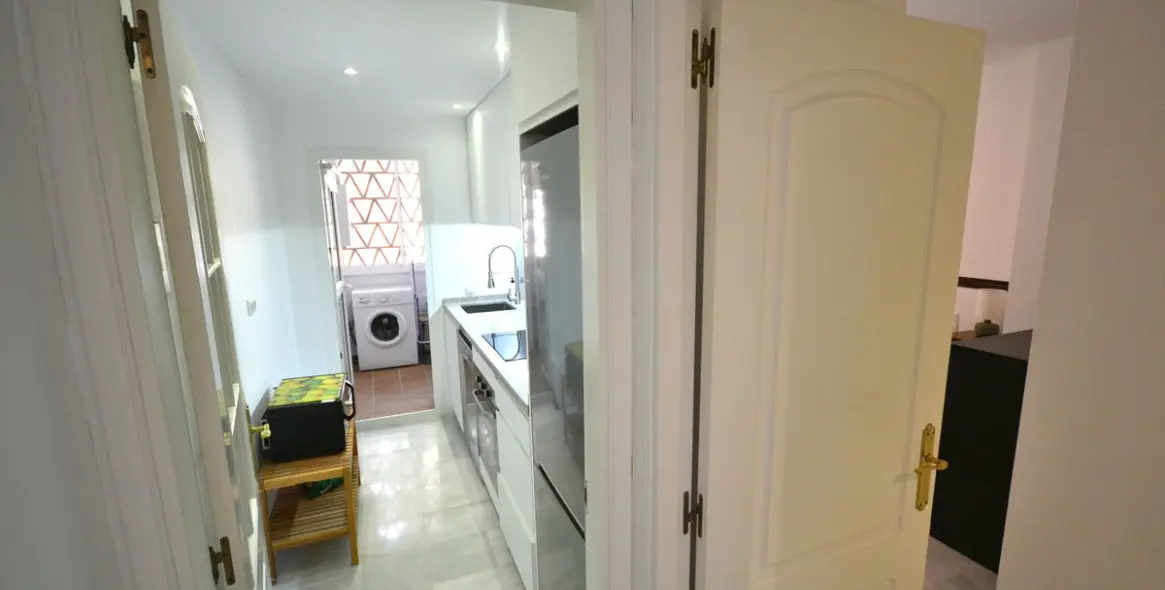 Sale of ground floor apartment in Calahonda 33