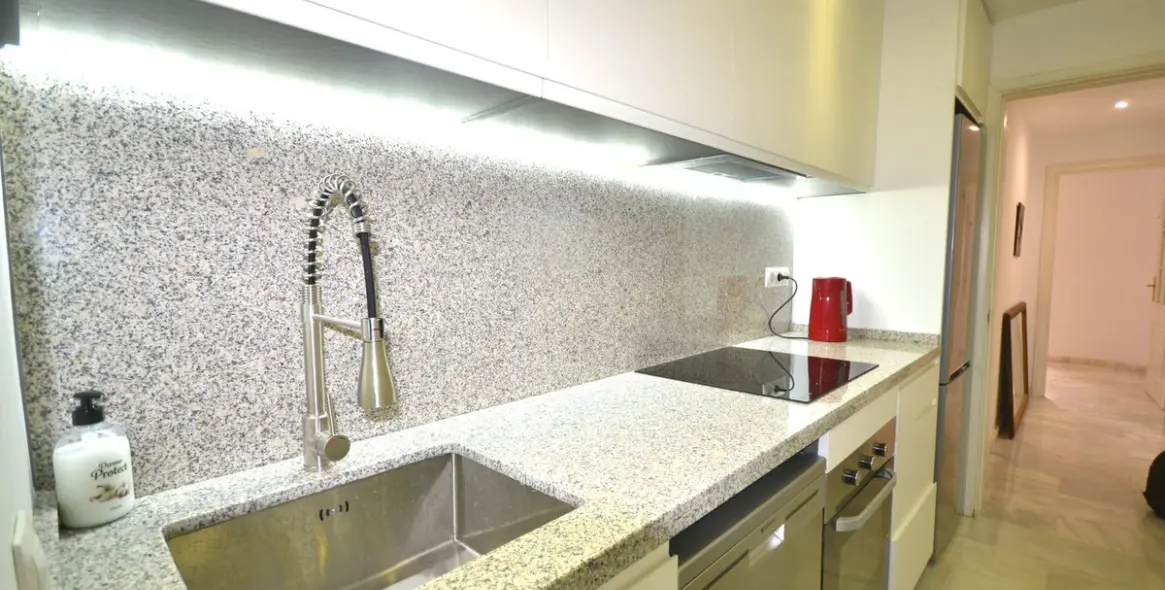 Sale of ground floor apartment in Calahonda 38