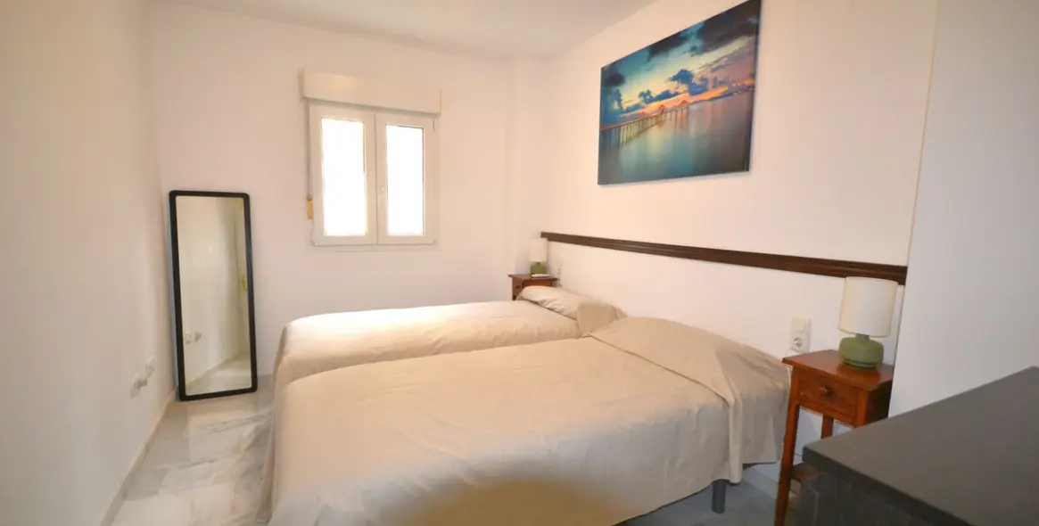 Sale of ground floor apartment in Calahonda 41