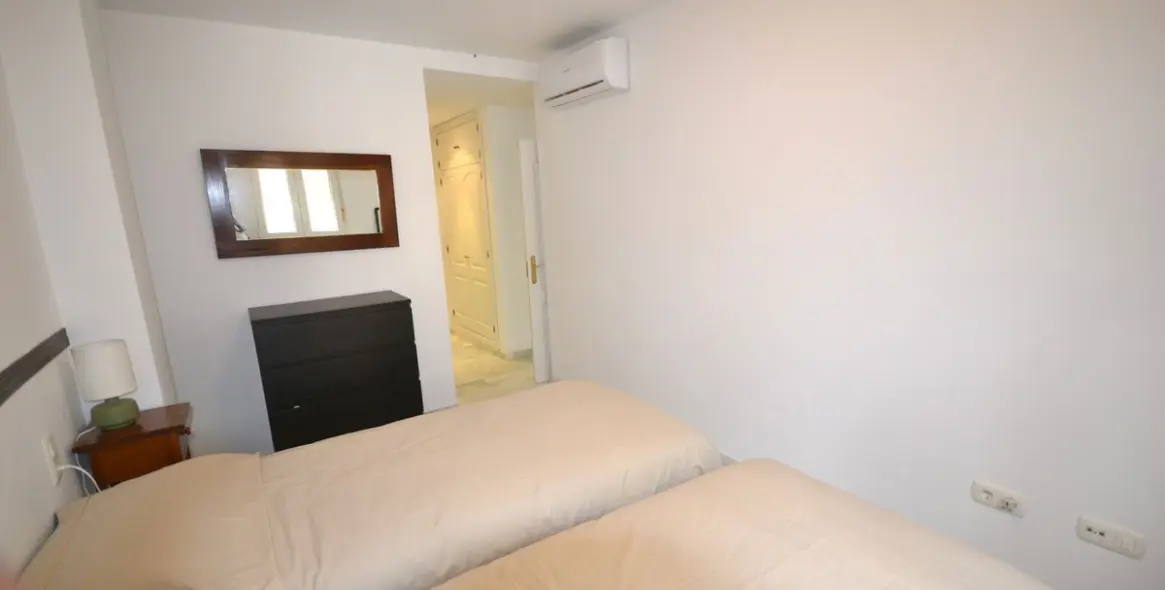 Sale of ground floor apartment in Calahonda 44