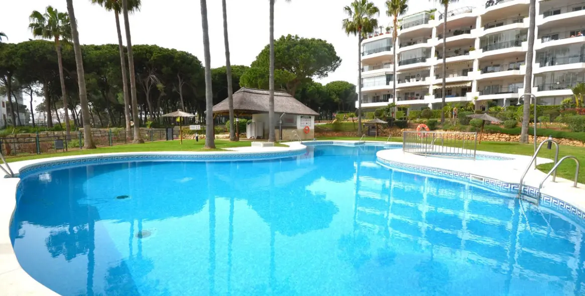 Sale of ground floor apartment in Calahonda 58