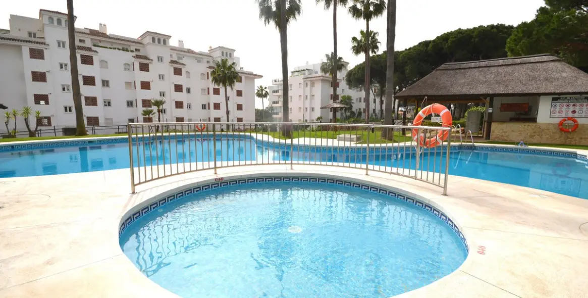 Sale of ground floor apartment in Calahonda 59