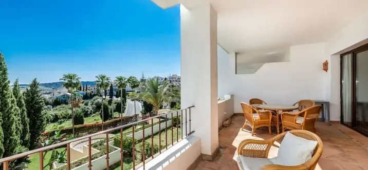 Sale of middle floor apartment in Mijas Golf 0