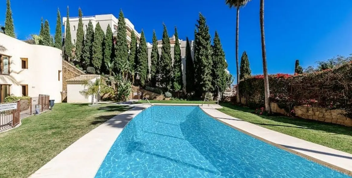 Sale of middle floor apartment in Mijas Golf 3