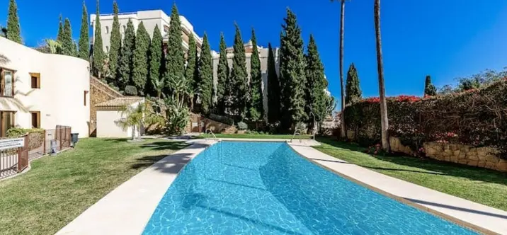 Sale of middle floor apartment in Mijas Golf 2