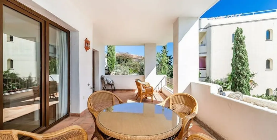 Sale of middle floor apartment in Mijas Golf 4