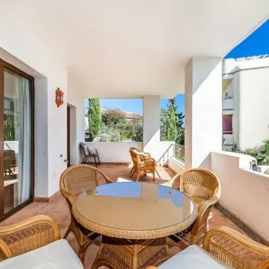 Sale of middle floor apartment in Mijas Golf