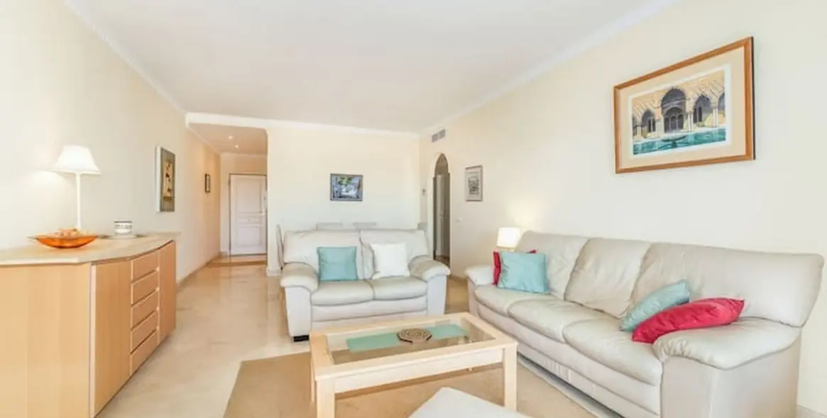 Sale of middle floor apartment in Mijas Golf 7